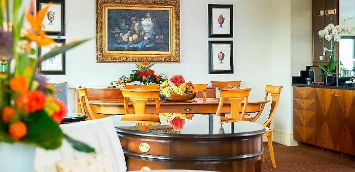 Intercontinental Frankfurt, An Ihg